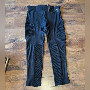 NWT Women’s GIRLS WITH GUNS Concealer Carry Tactical Leggings Size Large -Black